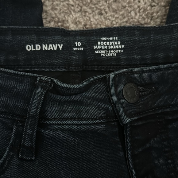 Old Navy High-Rise Rockstar Super Skinny Jeans - Picture 3 of 6